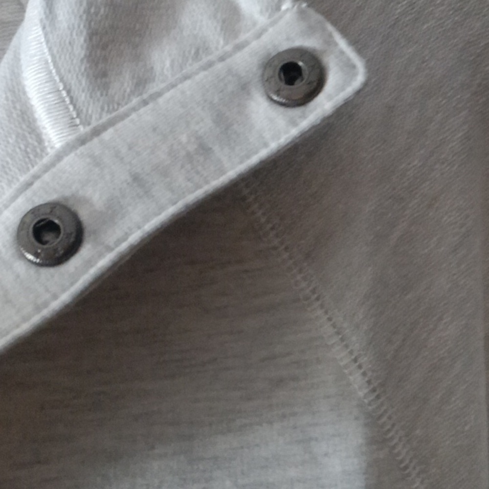 Men's Pullover - Picture 3 of 4